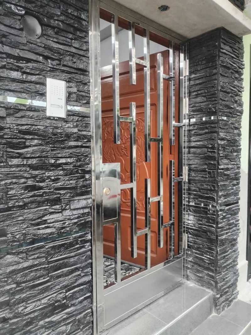 Puerta de seguridad decorativa en acero inoxidable, Chimbote